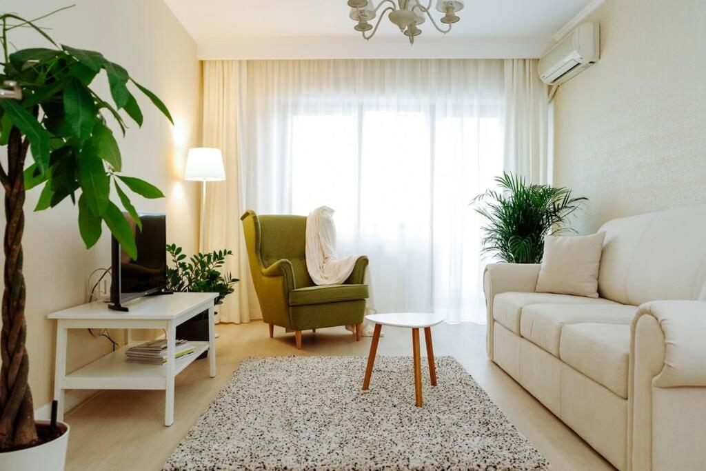 Elegant Vibes Apartment Next To Obor Market Bucarest Exterior foto